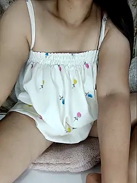linhha23 online show from April 29, 3:27 pm