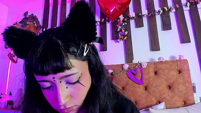 MeowMota  online show from February 18, 6:04 pm