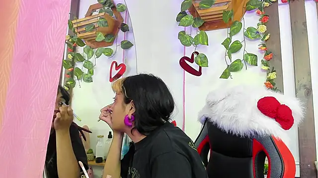 MeowMota  online show from June 6, 7:07 pm