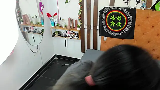 MeowMota  online show from June 13, 6:28 pm