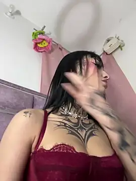 dulce-katt online show from March 18, 3:20 am