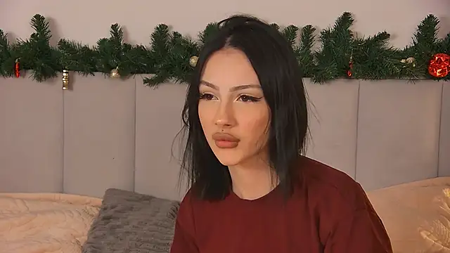 Snapshot of KatieRouge__ chatting on January 8, 4:09 pm KatieRouge online show from January 8, 4:09 pm