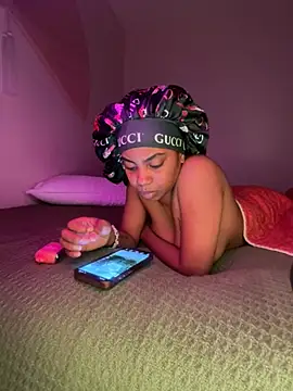 Snapshot of oshun6360 chatting on May 27, 2:08 am oshun6360 online show from May 27, 2:08 am