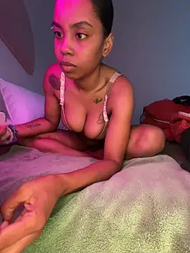 Snapshot of oshun6360 chatting on May 27, 6:05 pm oshun6360 online show from May 27, 6:05 pm