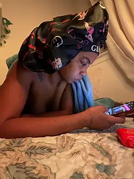 Snapshot of oshun6360 chatting on June 10, 3:50 am oshun6360 online show from June 10, 3:50 am