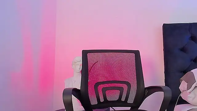 Marcus Moreno online show from February 20, 8:53 pm