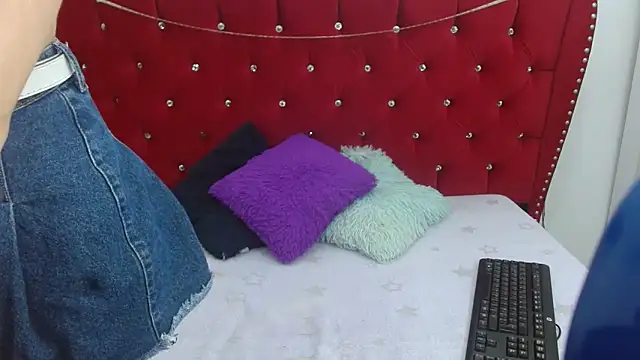 sofiaspring online show from April 30, 4:46 pm