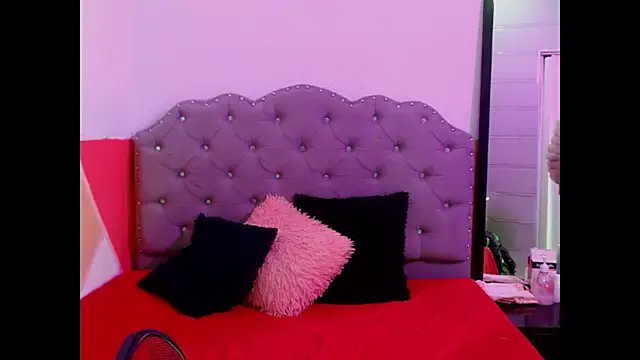 sofiaspring online show from August 1, 3:55 pm