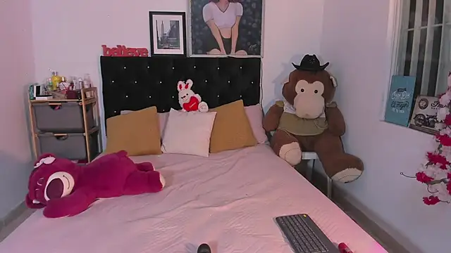 zoe siren online show from June 26, 7:46 am