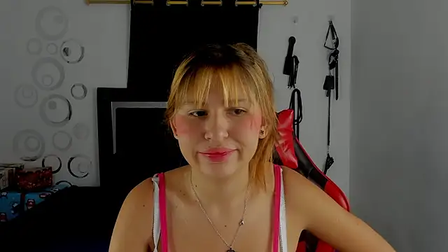 Snapshot of Bella_Blanca chatting on January 16, 12:09 pm Bella Blanca online show from January 16, 12:09 pm