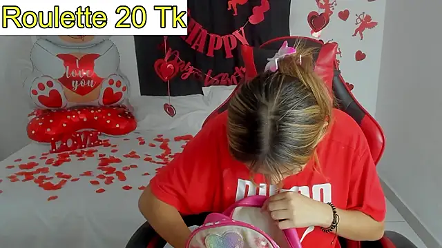 Snapshot of Bella_Blanca chatting on February 14, 12:24 pm Bella Blanca online show from February 14, 12:24 pm