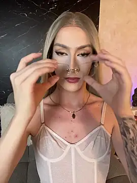 Snapshot of Alana_Stone chatting on August 6, 6:10 pm Alana Stone online show from August 6, 6:10 pm