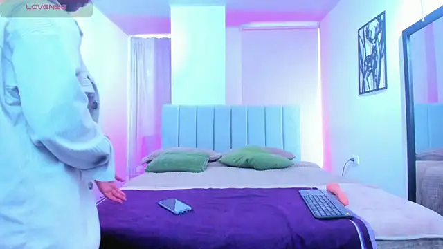 emily7  online show from February 11, 2:11 pm