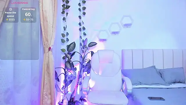 emily7  online show from March 3, 10:15 pm