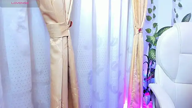 emily7  online show from March 17, 8:34 pm