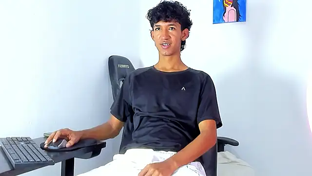 Snapshot of neitan_miller_ chatting on July 9, 1:15 pm neitan miller online show from July 9, 1:15 pm