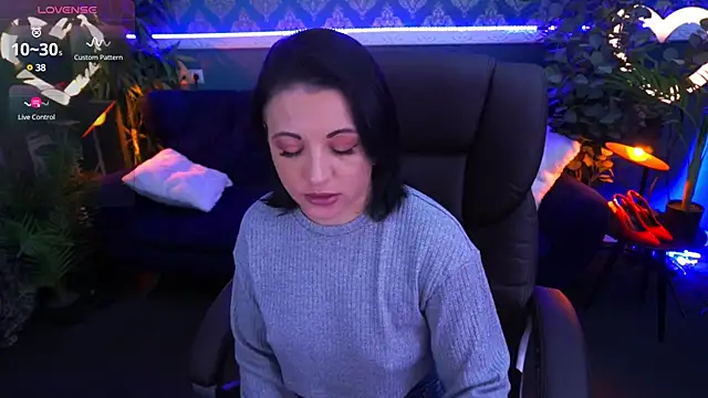 Dafni Monn online show from March 23, 6:37 am