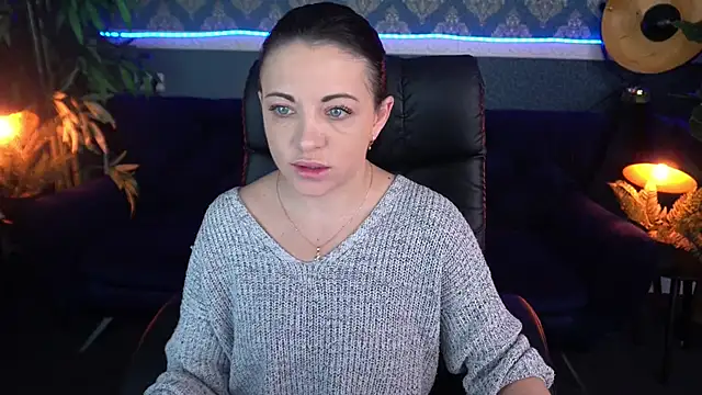 Dafni Monn online show from November 29, 1:47 pm