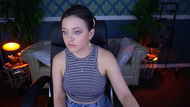 Dafni Monn online show from June 7, 5:44 am