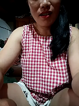 Snapshot of yu--yo chatting on July 4, 11:22 pm yu--yo online show from July 4, 11:22 pm