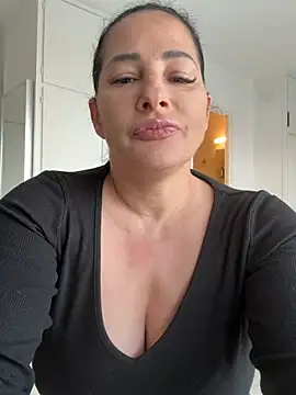 Maya-www online show from March 1, 3:58 pm