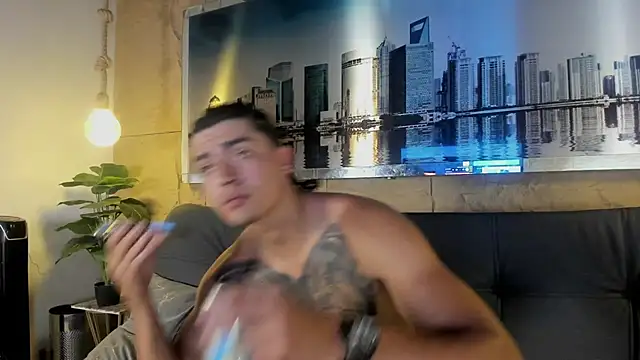 Snapshot of elliot_colton chatting on July 19, 8:12 pm elliot colton online show from July 19, 8:12 pm