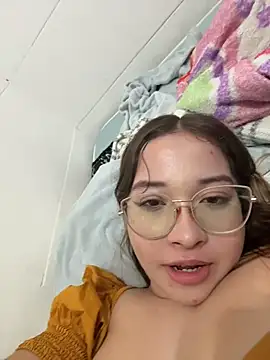 Snapshot of AliciaWhite_nt chatting on June 16, 1:08 am AliciaWhite nt online show from June 16, 1:08 am