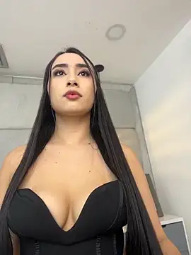 IvonneOwen online show from June 17, 3:20 am