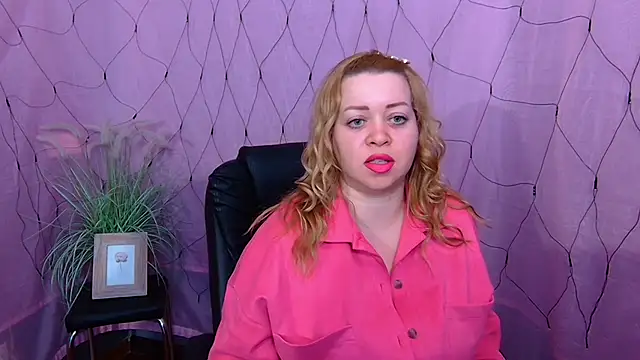 OliviaVerr online show from February 8, 1:14 pm