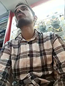 Rajkuma12345 online show from February 14, 6:43 am