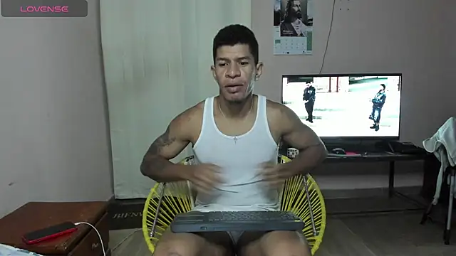 Snapshot of antonio_aguilarx chatting on June 23, 12:25 pm antonio aguilarx online show from June 23, 12:25 pm