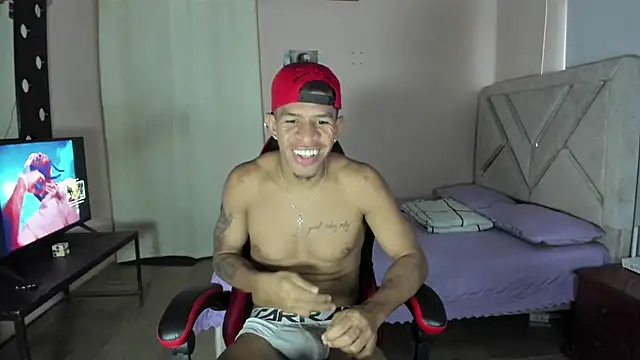 Snapshot of antonio_aguilarx chatting on July 28, 7:39 pm antonio aguilarx online show from July 28, 7:39 pm