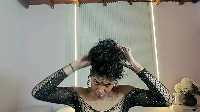 LyraFrost5 online show from March 18, 12:25 am