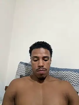 Snapshot of LorenzoBlack27 chatting on May 16, 1:02 am LorenzoBlack27 online show from May 16, 1:02 am