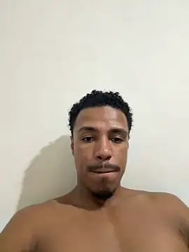 Snapshot of LorenzoBlack27 chatting on May 17, 3:15 am LorenzoBlack27 online show from May 17, 3:15 am