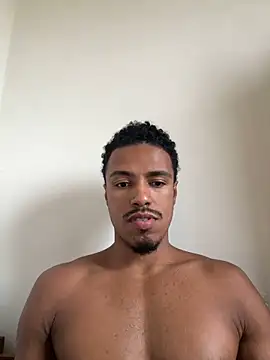 Snapshot of LorenzoBlack27 chatting on May 19, 7:20 pm LorenzoBlack27 online show from May 19, 7:20 pm