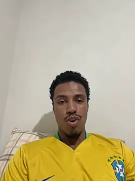 Snapshot of LorenzoBlack27 chatting on June 3, 11:32 pm LorenzoBlack27 online show from June 3, 11:32 pm