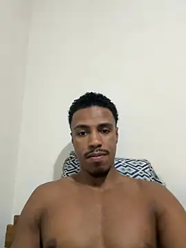 Snapshot of LorenzoBlack27 chatting on June 10, 10:41 pm LorenzoBlack27 online show from June 10, 10:41 pm