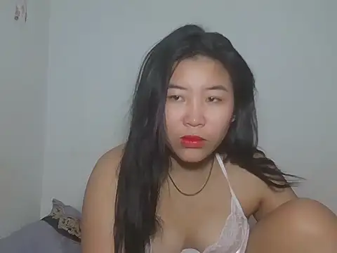 Snapshot of Zyeiii chatting on February 10, 8:24 pm Zyeiii online show from February 10, 8:24 pm