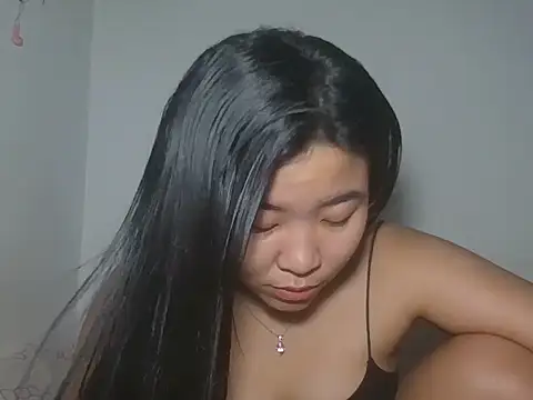 Snapshot of Zyeiii chatting on February 16, 7:26 am Zyeiii online show from February 16, 7:26 am