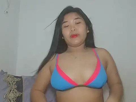 Snapshot of Zyeiii chatting on February 21, 5:47 pm Zyeiii online show from February 21, 5:47 pm