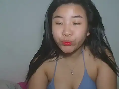 Snapshot of Zyeiii chatting on February 25, 5:33 pm Zyeiii online show from February 25, 5:33 pm