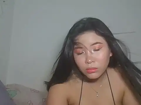 Snapshot of Zyeiii chatting on February 28, 6:14 am Zyeiii online show from February 28, 6:14 am