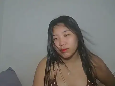 Snapshot of Zyeiii chatting on March 4, 9:48 am Zyeiii online show from March 4, 9:48 am