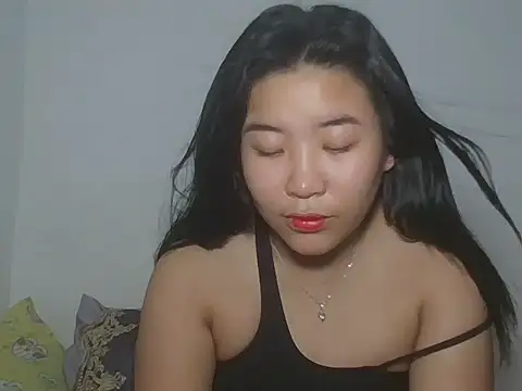 Snapshot of Zyeiii chatting on March 9, 9:13 am Zyeiii online show from March 9, 9:13 am