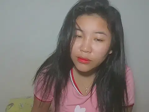 Snapshot of Zyeiii chatting on March 13, 9:32 pm Zyeiii online show from March 13, 9:32 pm