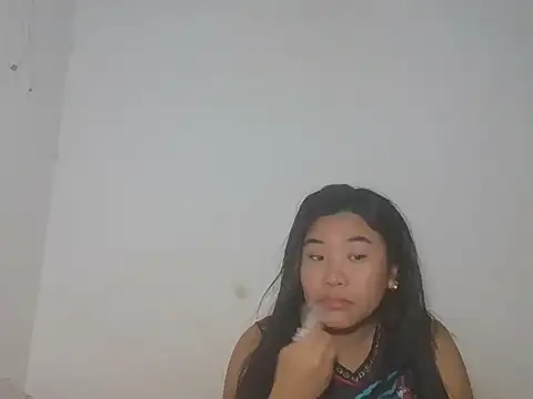 Zyeiii online show from May 10, 8:47 pm