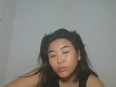 Snapshot of Zyeiii chatting on May 29, 9:51 am Zyeiii online show from May 29, 9:51 am