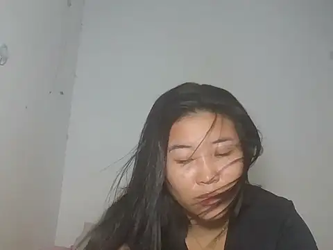 Snapshot of Zyeiii chatting on June 25, 6:34 pm Zyeiii online show from June 25, 6:34 pm