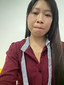 Snapshot of Mayly_lucky2 chatting on May 8, 10:31 am Mayly lucky2 online show from May 8, 10:31 am